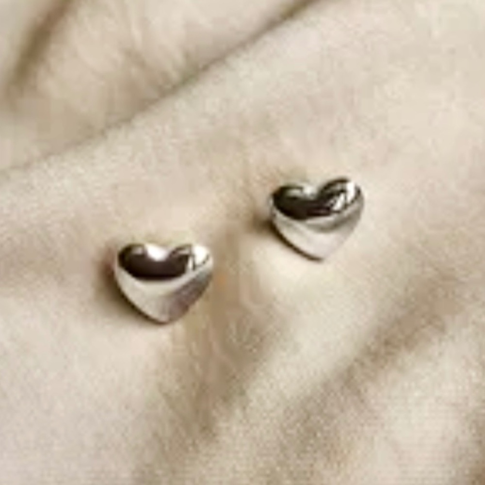 Brand new! Never worn! Fashion heart shaped titanium stainless steel earrings